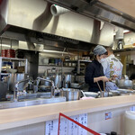 ラーメン専科 竹末食堂 - リニューアルされて綺麗です。