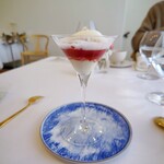 メゾン フジヤ ハコダテ - こちらが私のデザート(*´σｰ｀)ｴﾍﾍ イチゴ系