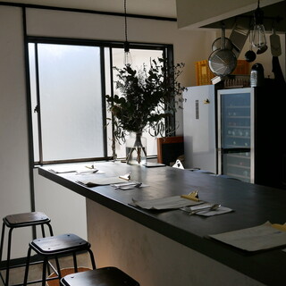 スパイスカレー モクロミ