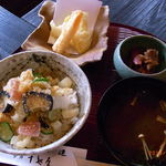 つけもの丼800円