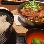 鶏料理専門店 とりかく - 牛すき焼き定食1000円