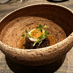 レヴォ - 青首鴨　ハンバーグにうずらの目玉焼き