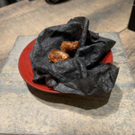 レヴォ - アミューズ５　ゲンゲ山椒の皮