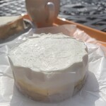 河口湖スイーツガーデン - 粉雪チーズケーキ