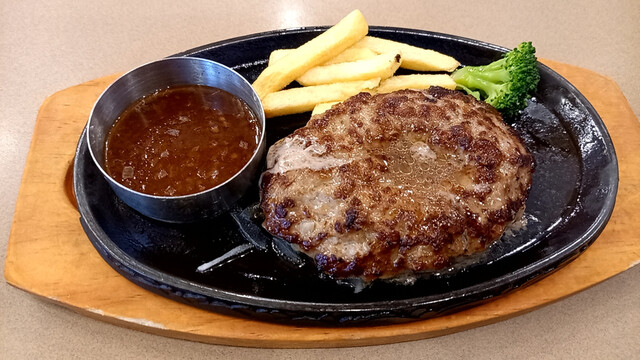 ヴィクトリアステーション 小樽稲穂店  - 小樽（ハンバーグ）の写真