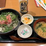 ココス - まぐろたたき丼979円