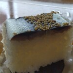 満所茶屋 - エッジのきいた魚寿司