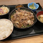Kinuichi - 牛カルビ焼肉定食 850円