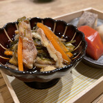 根津 焼鳥 照隅 - 鳥の松前漬、根菜の煮込