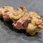 根津 焼鳥 照隅 - ハツ元