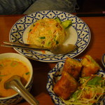 バーン・プータイ - 海老炒飯のセット