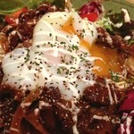カクテルと食彩の店　とらんたん - とらんたん焼肉ライス( *｀ω´)タマゴとろとろイイネ☆