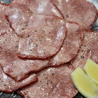 焼肉 拍手喝采 - 極上生黒タン 薄切り10枚