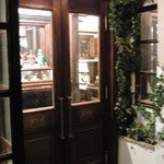 アンアンズファクトリー - 入口のドアです。