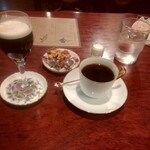 シティーライト - 琥珀の女王(左)   ノアール(右)