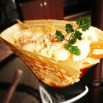 クレープアンドカフェ ヴァーチュ - カスタードナッツ(￥470)、カスタード増量(￥150)。このメニューだからこそのトッピング！