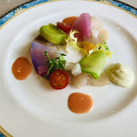 四季庭 カフェ＆レストラン - 寒鰤の柑橘マリネ　ポロ葱と根菜のサラダ