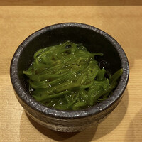 まんてん鮨 日比谷オクロジ店 - めかぶ