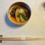 すき焼割烹 日山 - 一皿目のすき焼き