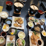 Kutsurogi No Shokutaku Amami - 天海定食とエビフライ定食