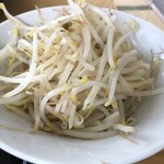 ラーメン もっけだの - 『汁なし大ニンニクヤサイマシマシ』の追加ヤサイ（別皿）