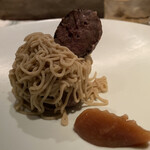 ラ シャッス - 蝦夷鹿のリエット、笠間産和栗のモンブラン、1か月塾生の蝦夷鹿の自家製サラミ、リンゴのピューレ