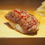 小判寿司 - 本まぐろ炙りホホ肉