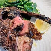 La Brianza - 北海道産仔羊ローストタスマニア産粒マスタード。たまにメニューonするラムも美味しくて好き♡(๑´ڡ`๑)火入れが丁度いいのよね〜 骨の近くまでこそげて余すところなく堪能しました