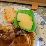 シャンティ - 今回の付け合せはリンゴ。