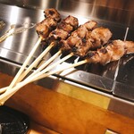 秋吉 - なんだろ
      