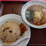 大茂 - チャーハンセット チャーハン大盛 半ラーメン 800円