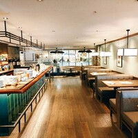 COLONIAL BEACH 横浜ハンマーヘッド - ラグジュアリー空間が広がっています♪