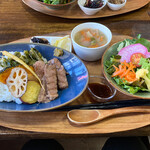 農家カフェ シエスタ - 足柄牛のステーキ丼 