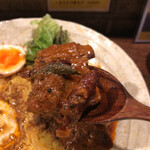 SPICY CURRY 魯珈 - モルディブフィッシュのポークカレー