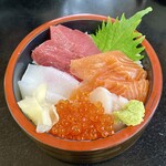 悠久 - 海鮮丼　　¥1.680(内税)