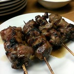 のんき - カシラ（タレ）、脂は少なめ肉汁多めな素晴らしい味わいでした♪