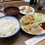 一芳亭 - 春巻定食と追加のしゅうまい1人前