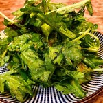 Shungiku salad