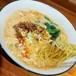 中華酒場 麒麟 - 担々麺 麺を引っ張り出し