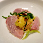 ル　ピニョン - 
      愛知産竹の子、氷見産メジマグロ(本マグロの子供)、芽キャベツなど