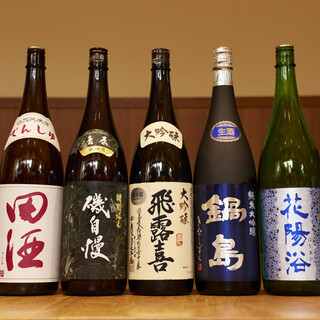 平时可以品尝到超过100种日本酒的专卖店