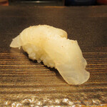 渋谷 鮨 まつもと - 平目の昆布締め