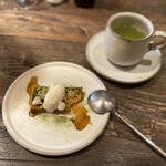 aru - アフタードリンクとプリン(食べかけ)