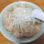 手打ちラーメン俵屋 - ネギチャーシューメン！その名の通りネギとチャーシューしか見えません！