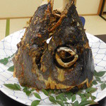 伊豆網代温泉　松風苑 - 元日夕食に頂いた鮪兜焼き