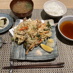 Koube Motomachi Yasaian Sugahara - かき揚げもごはん、味噌汁