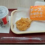 ケンタッキーフライドチキン - 料理写真:ペプシ、グリーンホットチキン、チーズにおぼれるフィレサンド