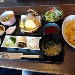 畑のごちそう　風と雲 - 鶏肉と野菜の天ぷら定食1,250円