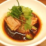 南翔饅頭店 - 嫁とランチで訪問し
      メチャ混みの中で
      無理言ったら
      「涎鶏」作ってくれた〜
      (￣▽￣)
      ごめんね＆ありがとう！