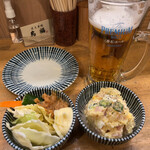 炭火串焼 鳥福 - 生ビールとポテサラとお通し
